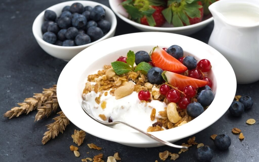 Greek-Yogurt-with-Berries-and-nutts-diet-for-weight-loss-by-fitness-brother